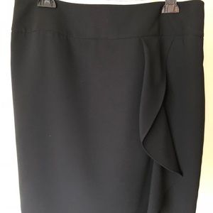 Black classic skirt with wave